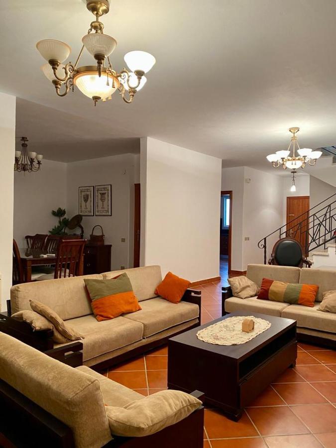 A sea view spacious cheering 5 bedroom villa Ain Sokhna Ain Bay فيلا كاملة للإيجار قرية العين باي عين السخنة المظهر الخارجي الصورة