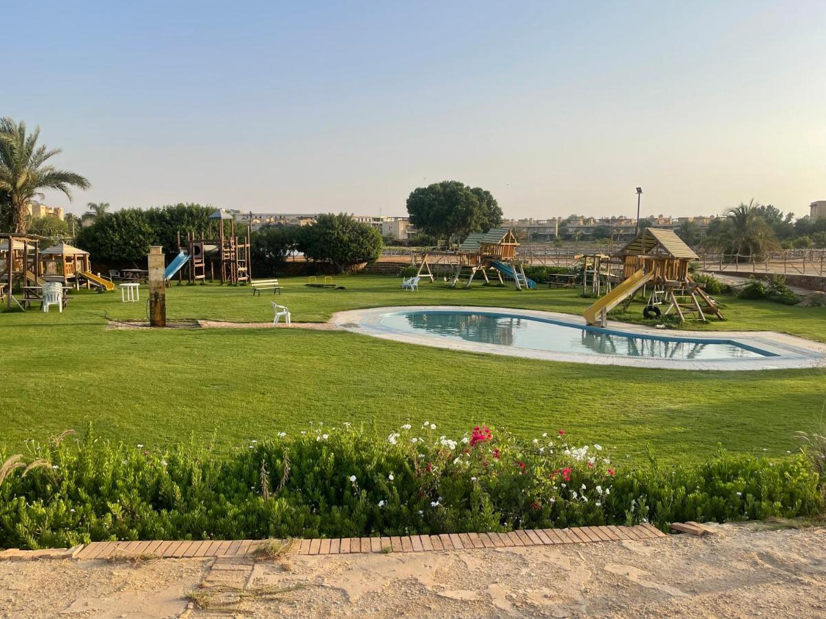 A sea view spacious cheering 5 bedroom villa Ain Sokhna Ain Bay فيلا كاملة للإيجار قرية العين باي عين السخنة المظهر الخارجي الصورة