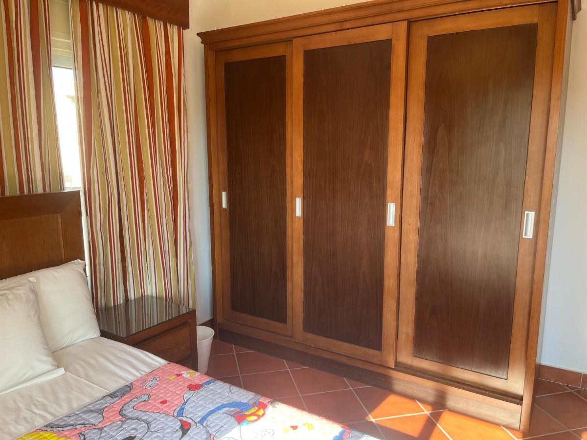 A sea view spacious cheering 5 bedroom villa Ain Sokhna Ain Bay فيلا كاملة للإيجار قرية العين باي عين السخنة المظهر الخارجي الصورة