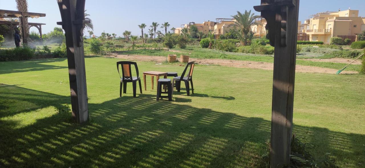 A sea view spacious cheering 5 bedroom villa Ain Sokhna Ain Bay فيلا كاملة للإيجار قرية العين باي عين السخنة المظهر الخارجي الصورة