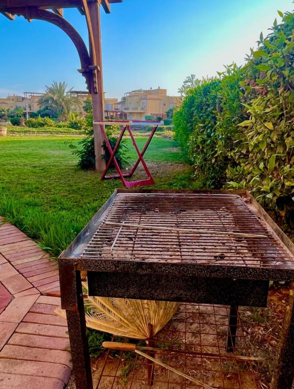 A sea view spacious cheering 5 bedroom villa Ain Sokhna Ain Bay فيلا كاملة للإيجار قرية العين باي عين السخنة المظهر الخارجي الصورة