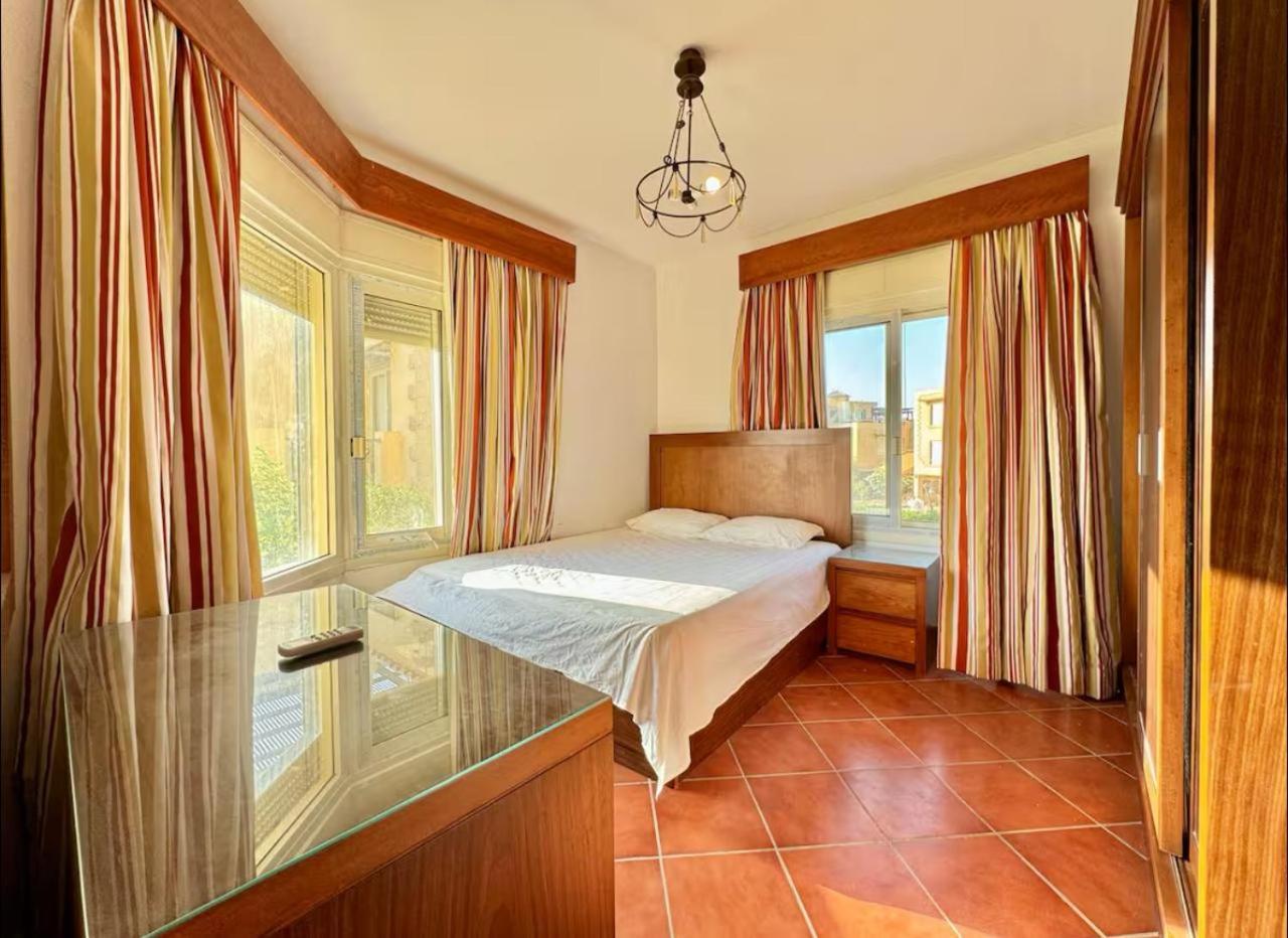 A sea view spacious cheering 5 bedroom villa Ain Sokhna Ain Bay فيلا كاملة للإيجار قرية العين باي عين السخنة المظهر الخارجي الصورة