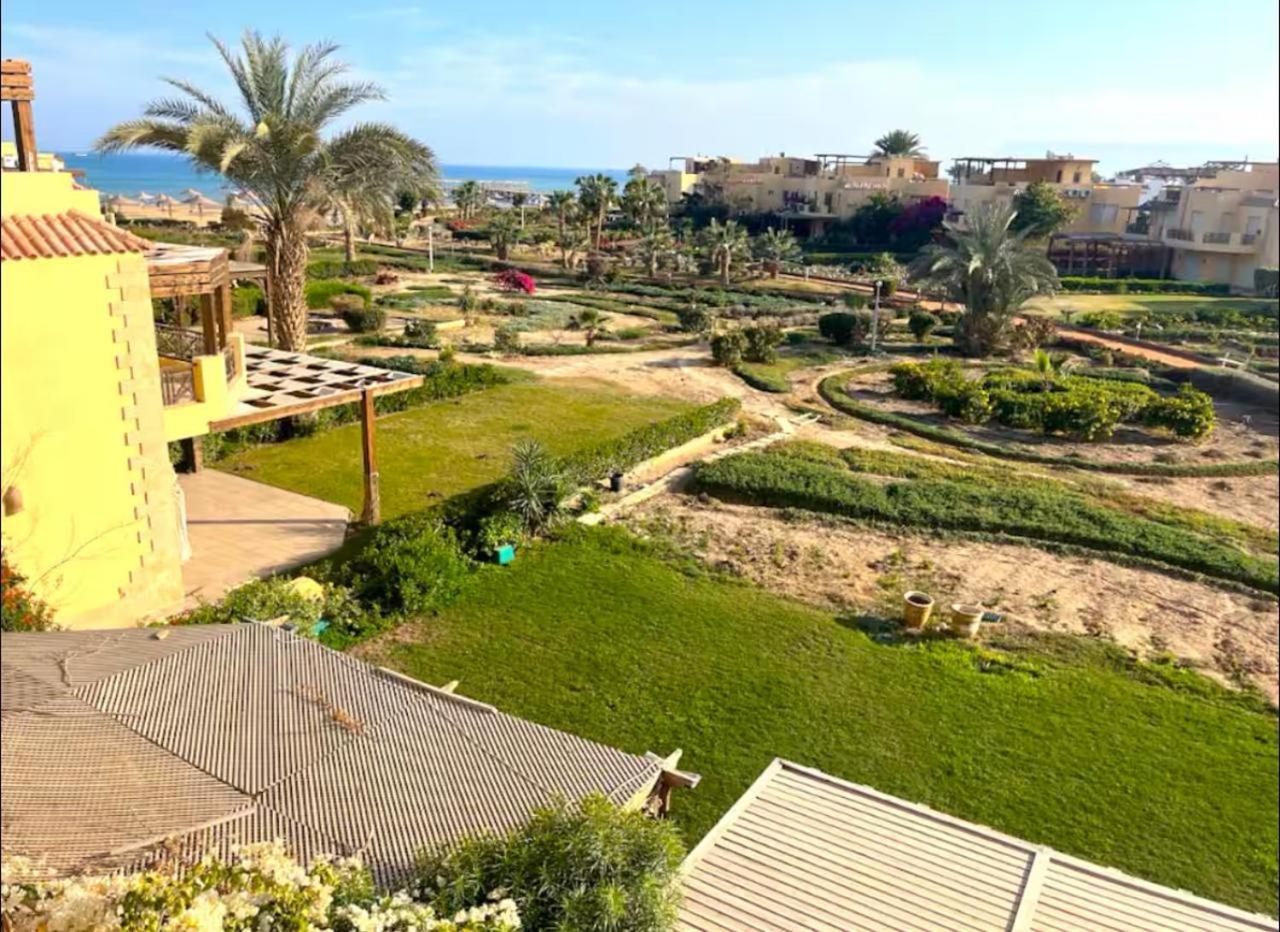 A sea view spacious cheering 5 bedroom villa Ain Sokhna Ain Bay فيلا كاملة للإيجار قرية العين باي عين السخنة المظهر الخارجي الصورة