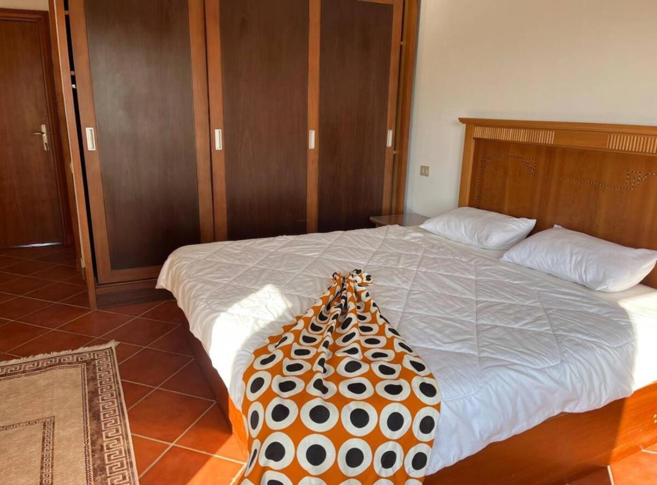 A sea view spacious cheering 5 bedroom villa Ain Sokhna Ain Bay فيلا كاملة للإيجار قرية العين باي عين السخنة المظهر الخارجي الصورة