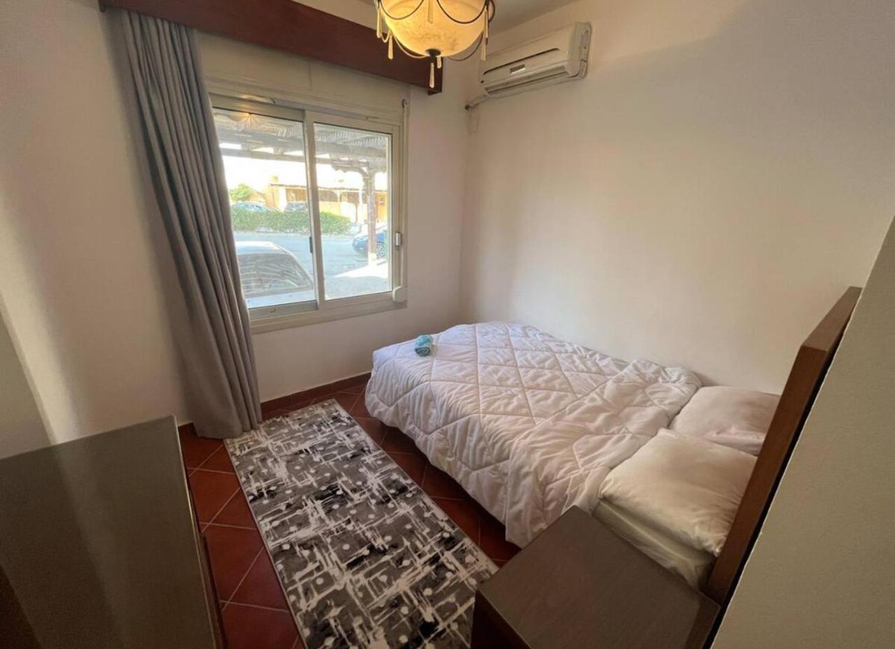 A sea view spacious cheering 5 bedroom villa Ain Sokhna Ain Bay فيلا كاملة للإيجار قرية العين باي عين السخنة المظهر الخارجي الصورة