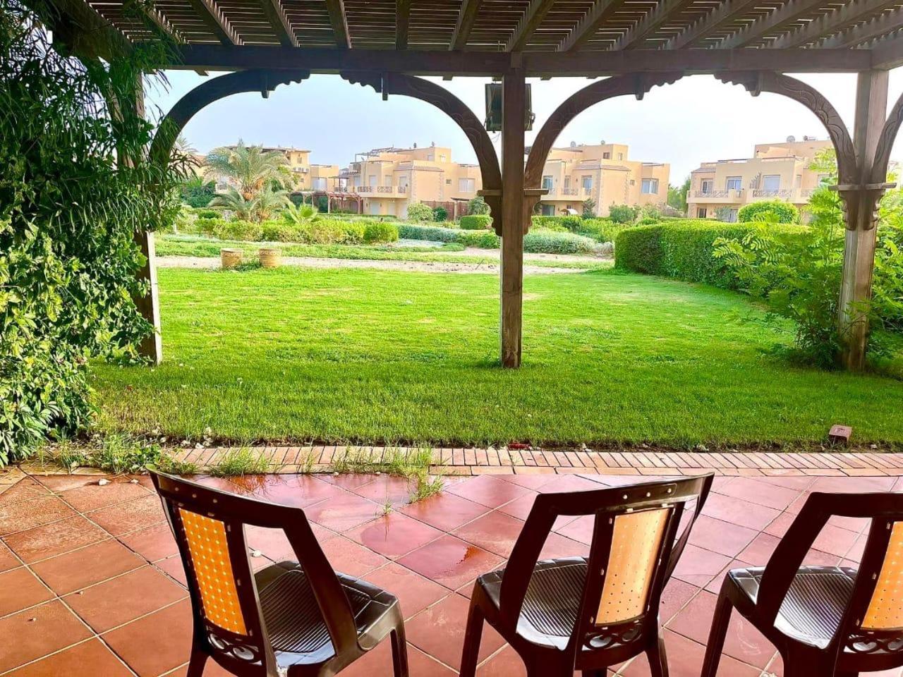 A sea view spacious cheering 5 bedroom villa Ain Sokhna Ain Bay فيلا كاملة للإيجار قرية العين باي عين السخنة المظهر الخارجي الصورة