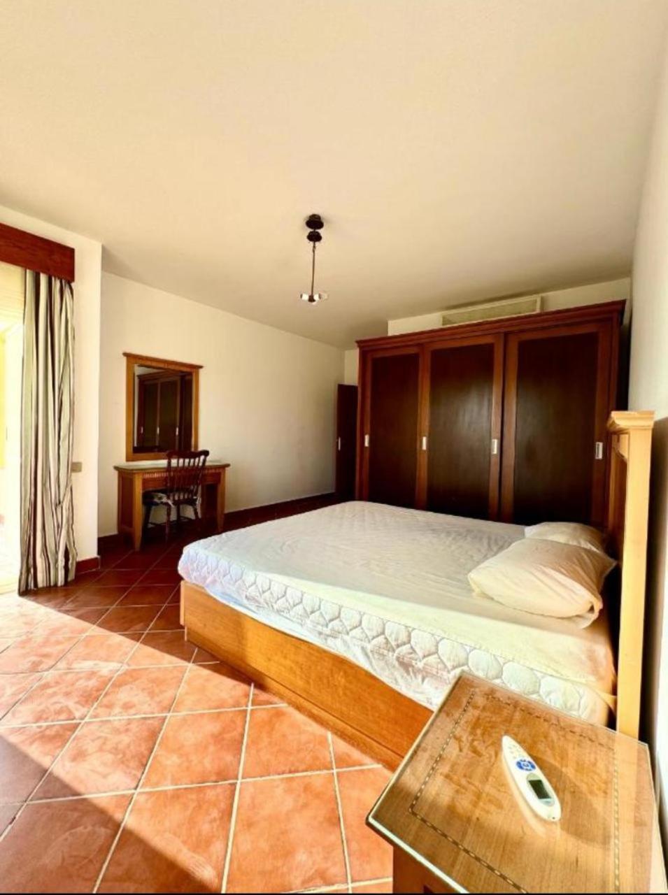 A sea view spacious cheering 5 bedroom villa Ain Sokhna Ain Bay فيلا كاملة للإيجار قرية العين باي عين السخنة المظهر الخارجي الصورة
