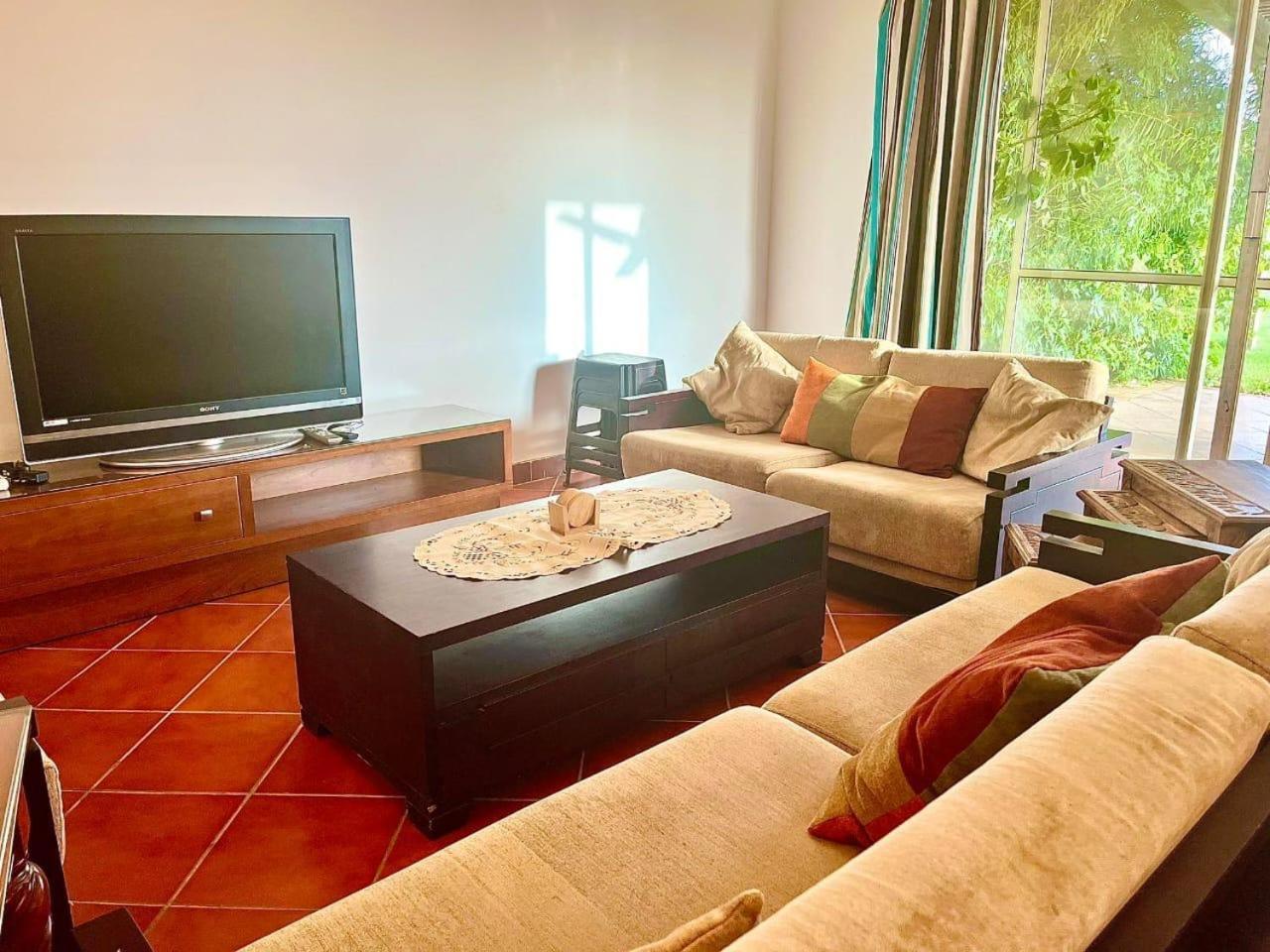 A sea view spacious cheering 5 bedroom villa Ain Sokhna Ain Bay فيلا كاملة للإيجار قرية العين باي عين السخنة المظهر الخارجي الصورة