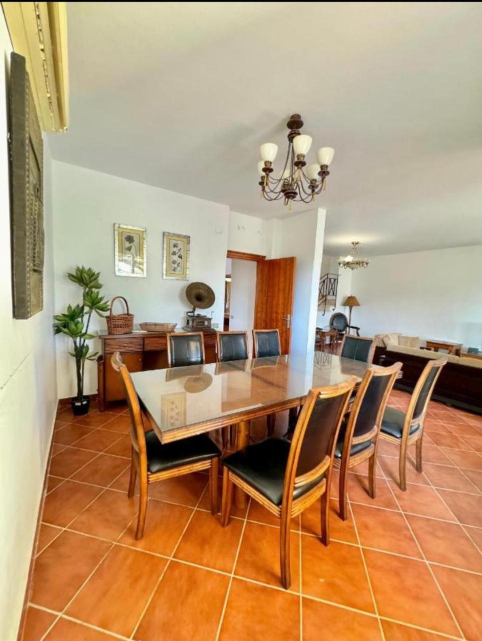 A sea view spacious cheering 5 bedroom villa Ain Sokhna Ain Bay فيلا كاملة للإيجار قرية العين باي عين السخنة المظهر الخارجي الصورة