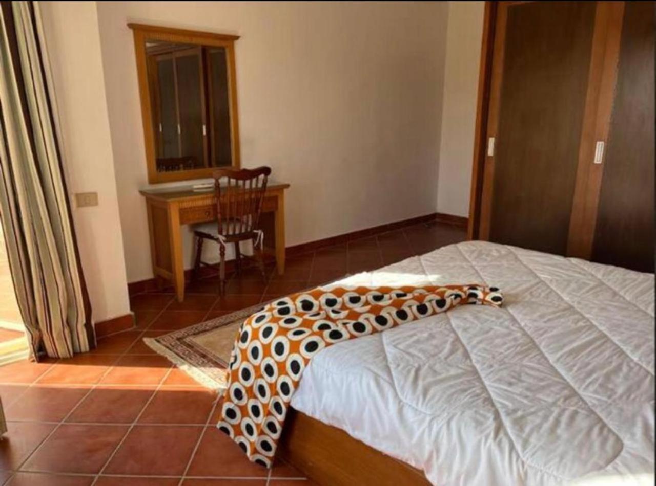 A sea view spacious cheering 5 bedroom villa Ain Sokhna Ain Bay فيلا كاملة للإيجار قرية العين باي عين السخنة المظهر الخارجي الصورة